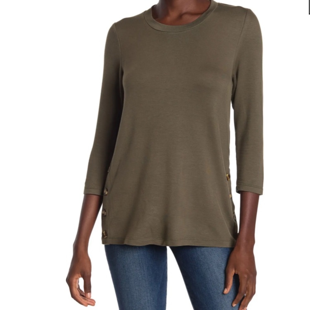 NWOT Bobeau 3/4 LENGTH SLEEVE SIDE BUTTON TOP IN HEATHER OLIVE